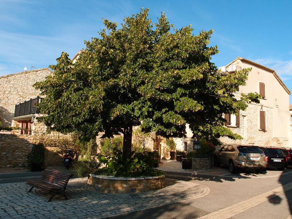 Hotel Le Saint Laurent Luaran gambar